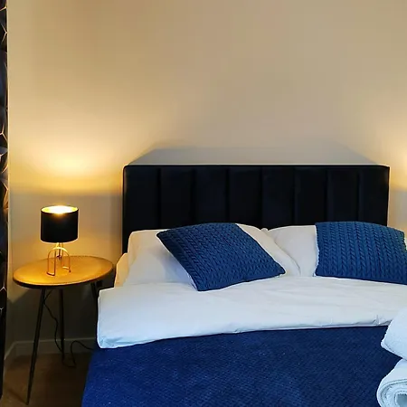 Hugo Star Apartment *