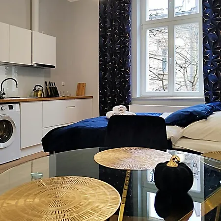 Hugo Star Apartment